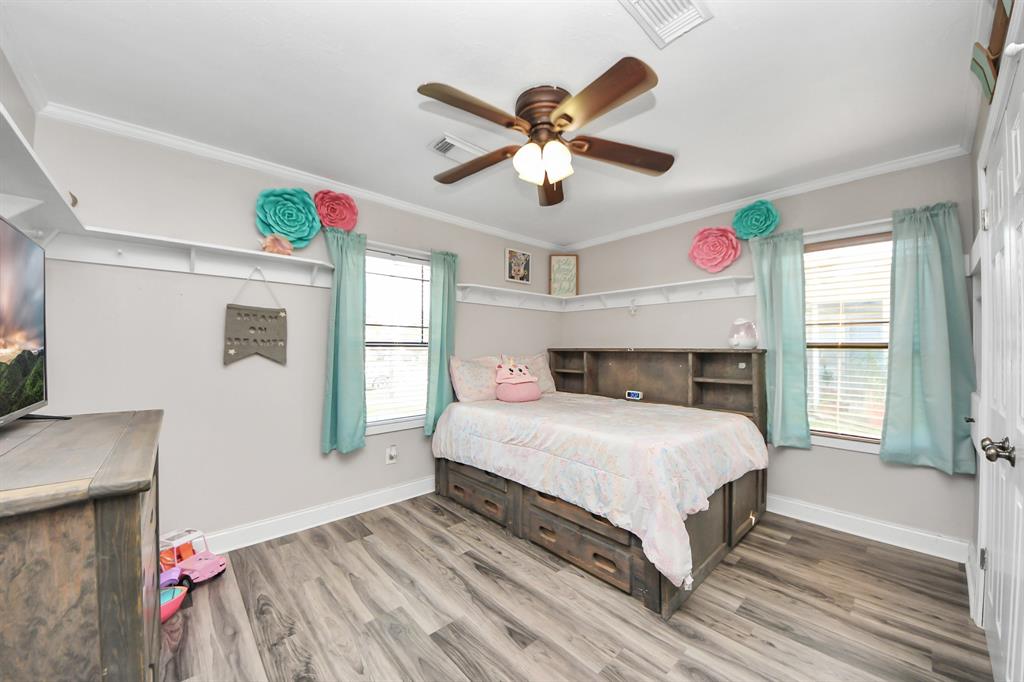 710 Dezso Drive, Alvin, Texas image 25