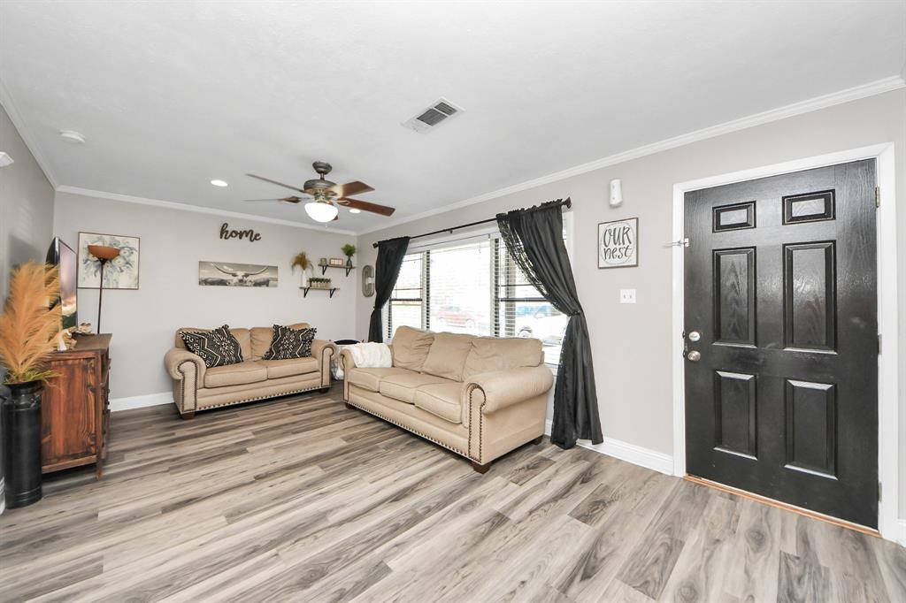 710 Dezso Drive, Alvin, Texas image 10