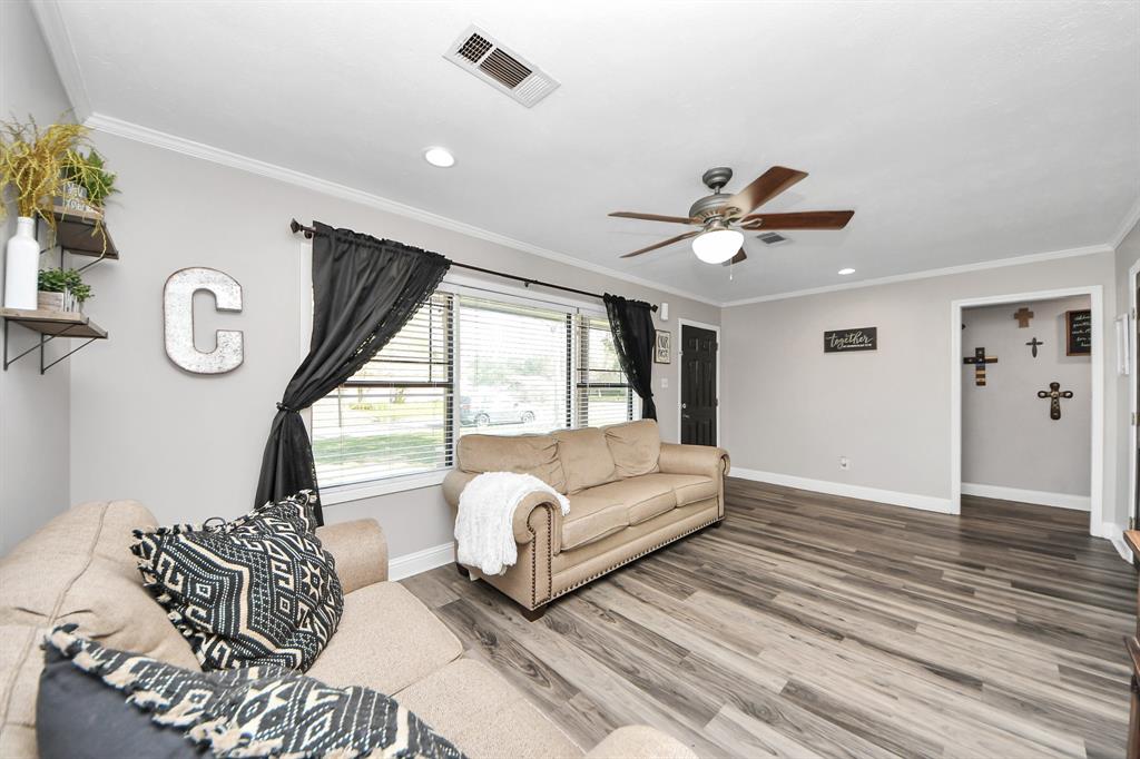 710 Dezso Drive, Alvin, Texas image 12