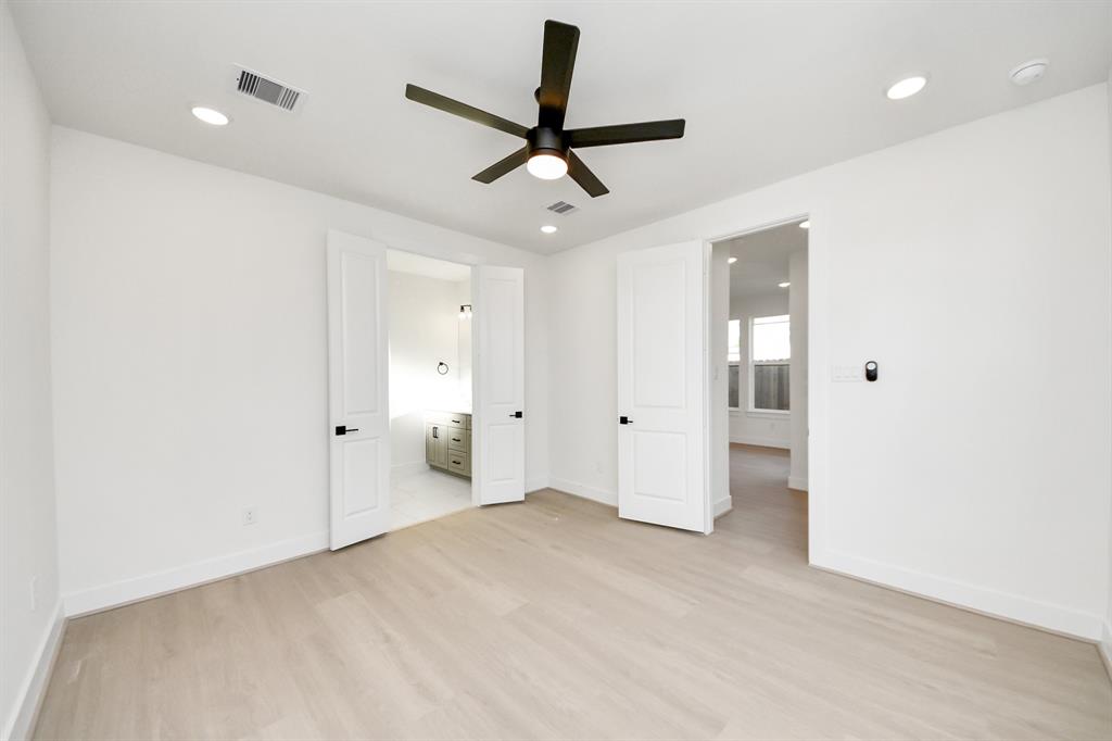 4322 Avron Drive, Stafford, Texas image 20