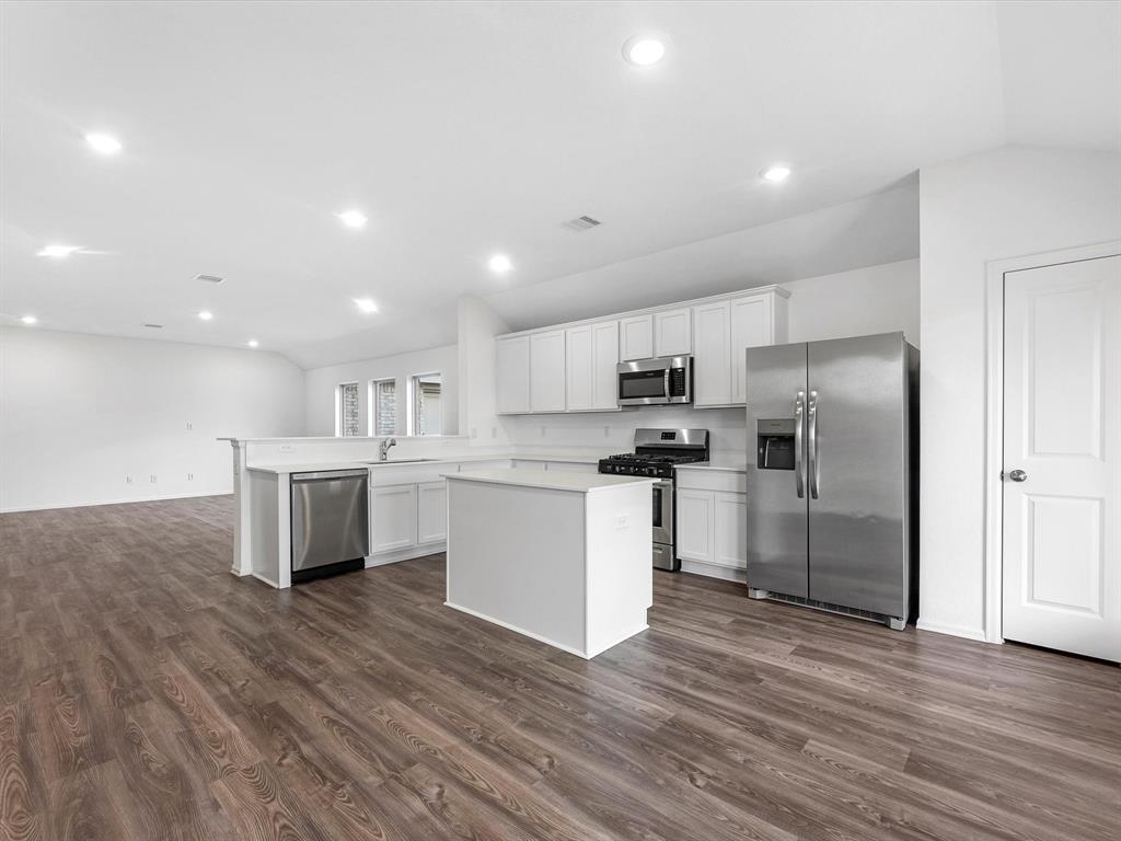 2011 Heather Ridge Way, Rosenberg, Texas image 9