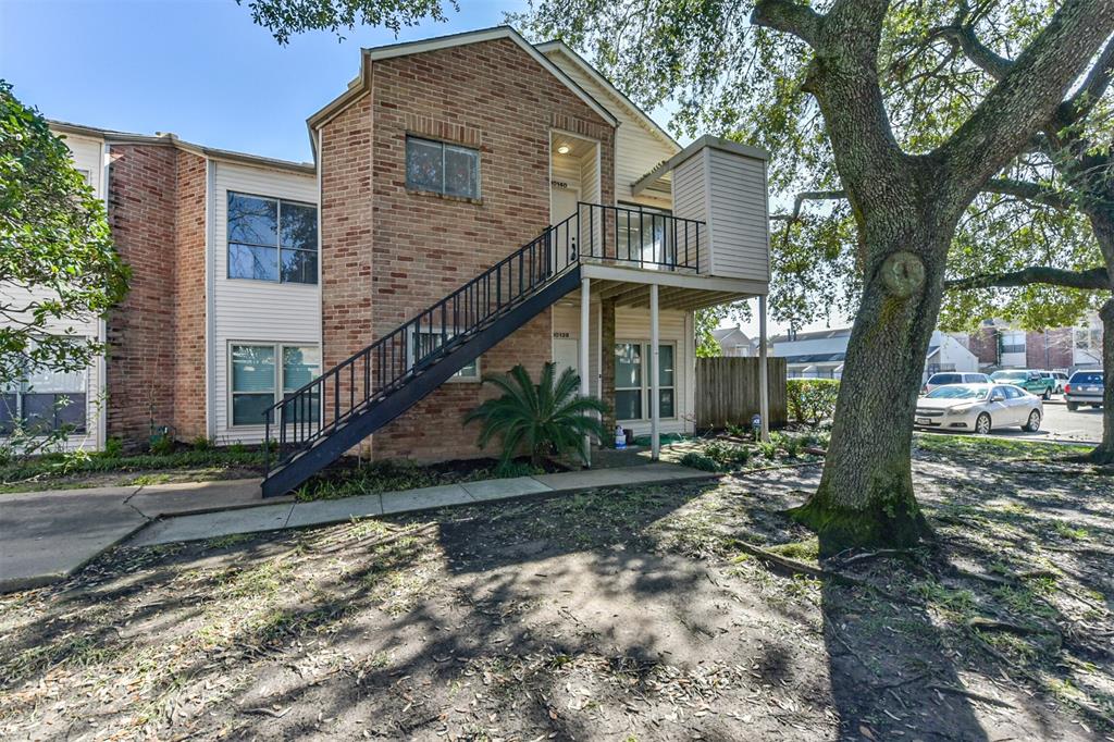 10140 Waterstone Drive, Houston, Texas image 2