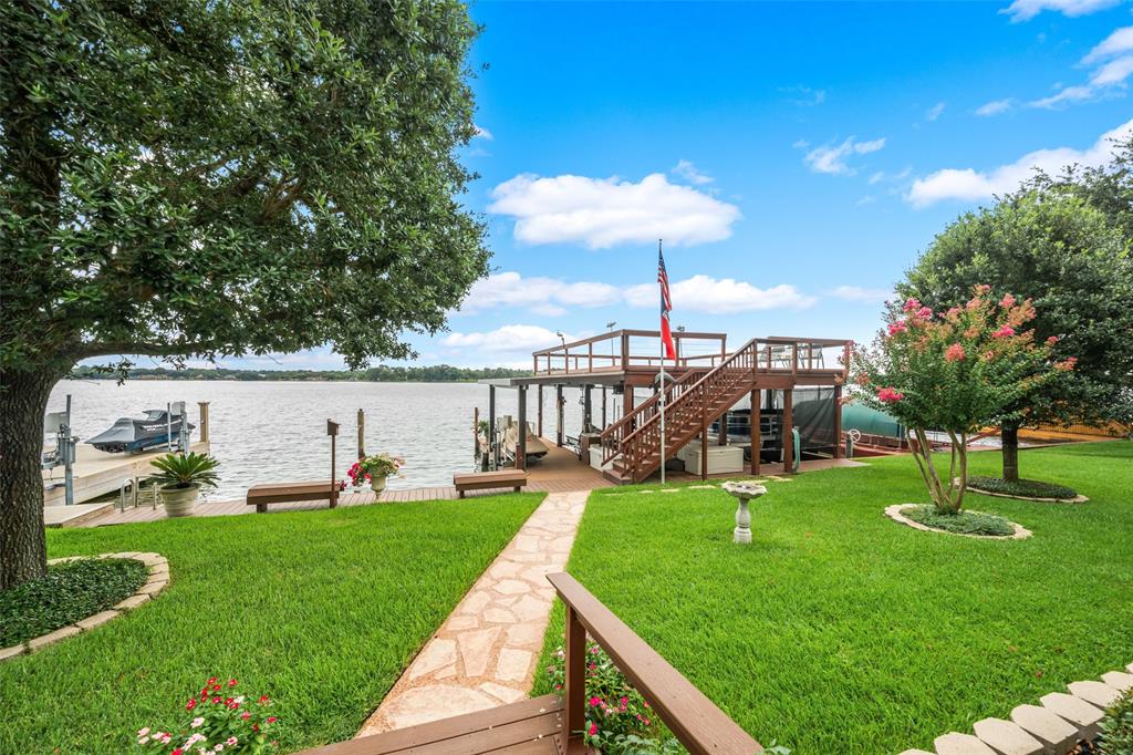 12252 Lake Vista Drive
