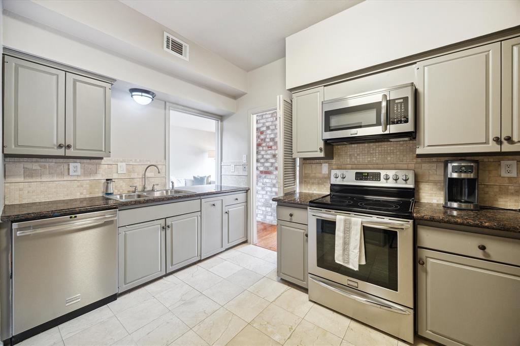 5849 Lynbrook Drive #87, Houston, Texas image 10