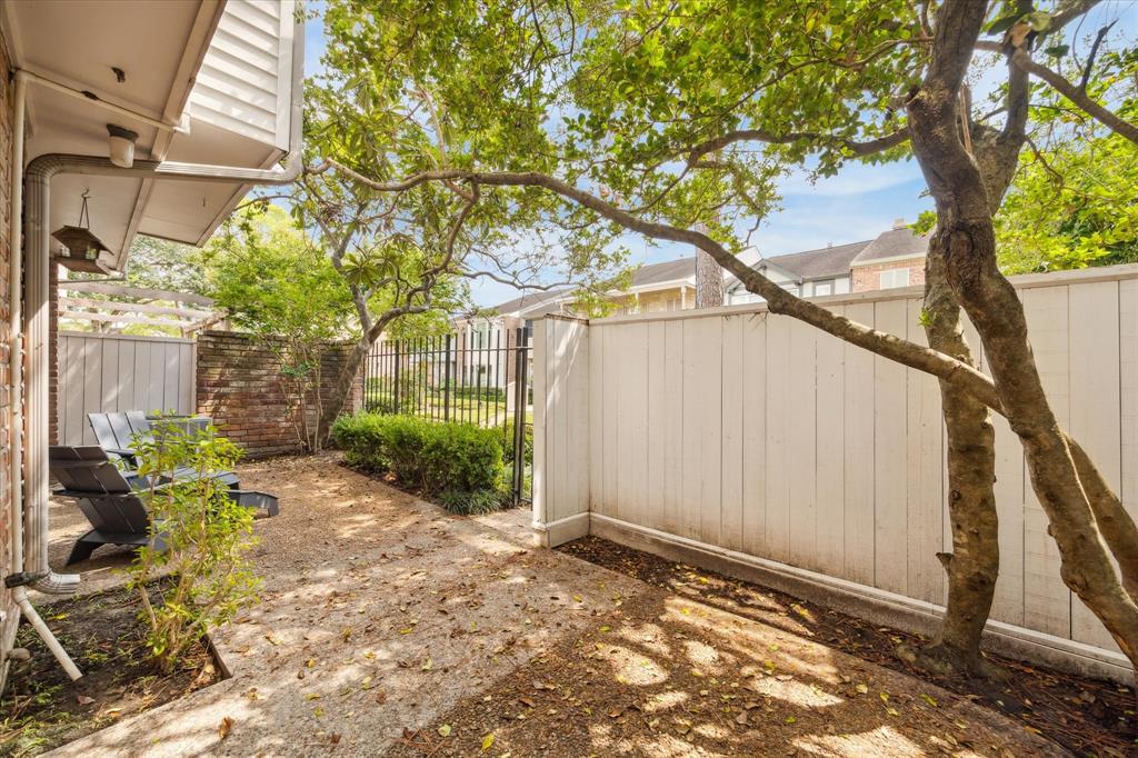 5849 Lynbrook Drive #87, Houston, Texas image 23