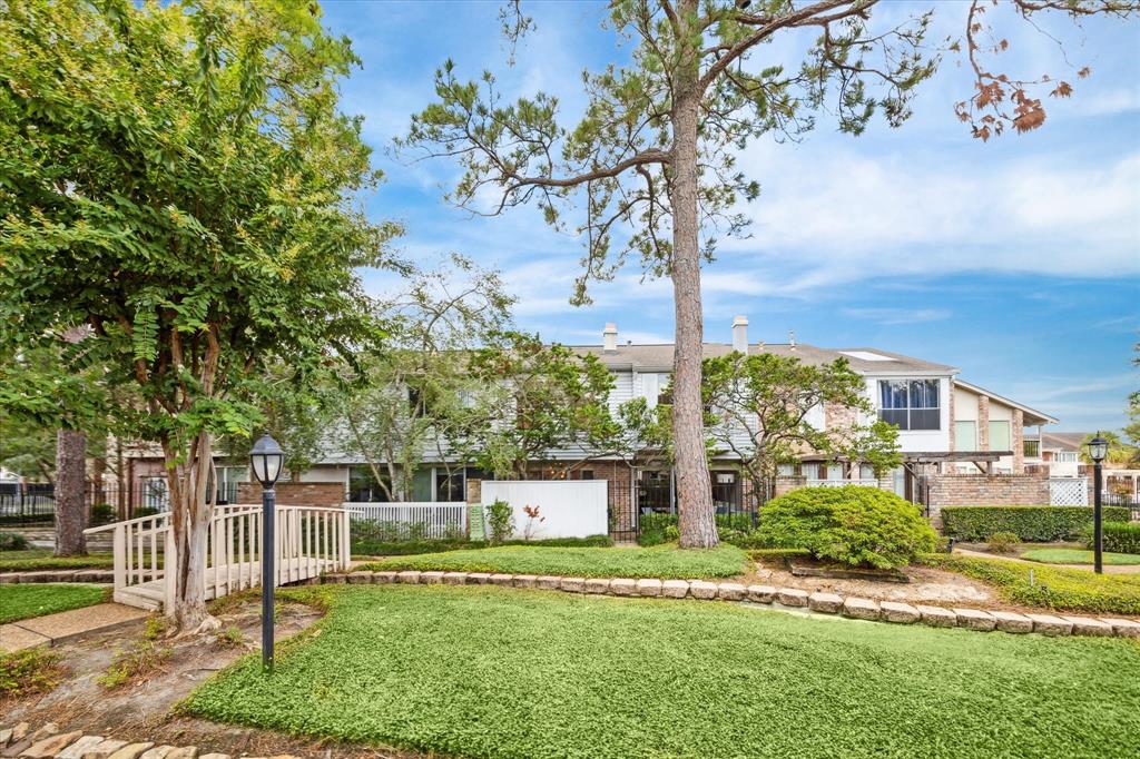 5849 Lynbrook Drive #87, Houston, Texas image 25