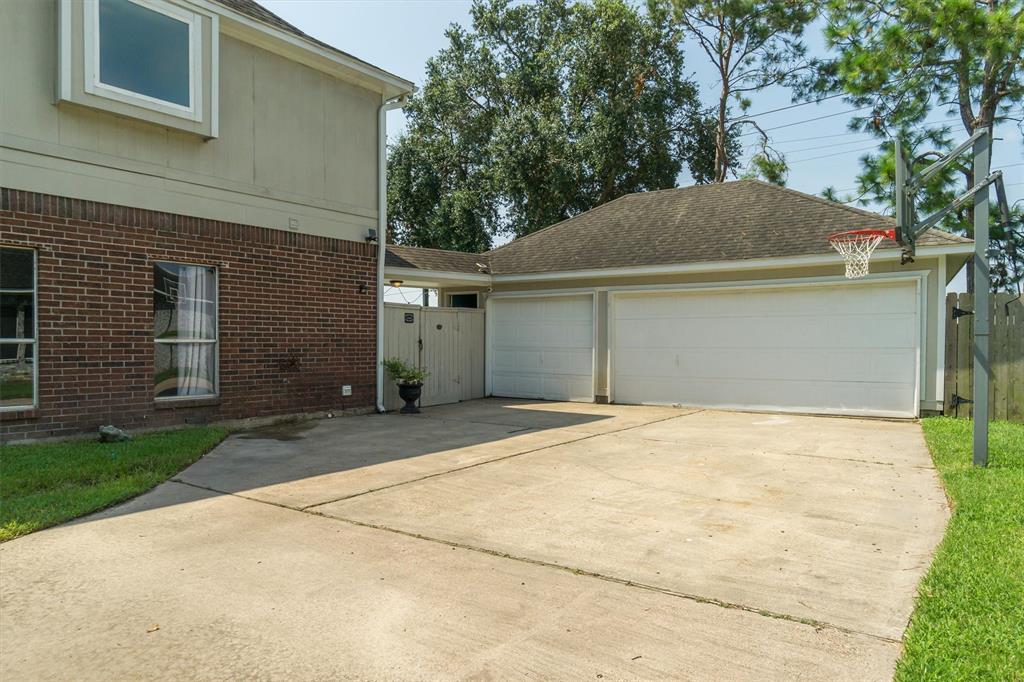 1604 White Wing Circle, Friendswood, Texas image 32