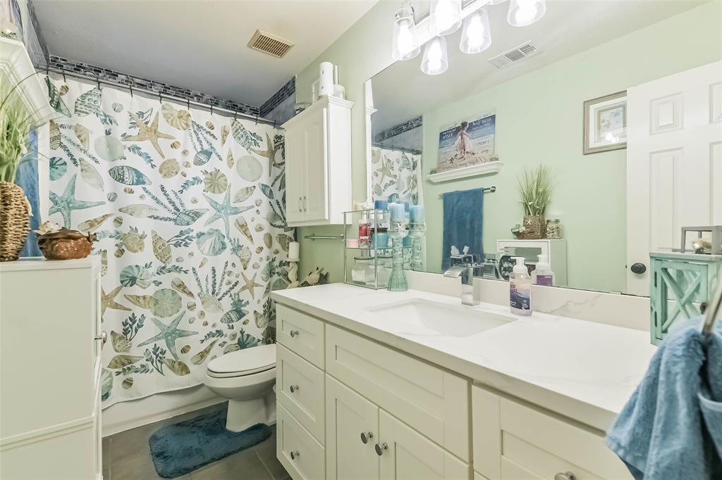 10924 Thornwood Drive, La Porte, Texas image 35