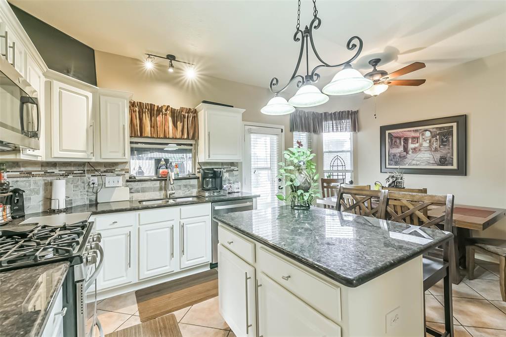 10924 Thornwood Drive, La Porte, Texas image 14