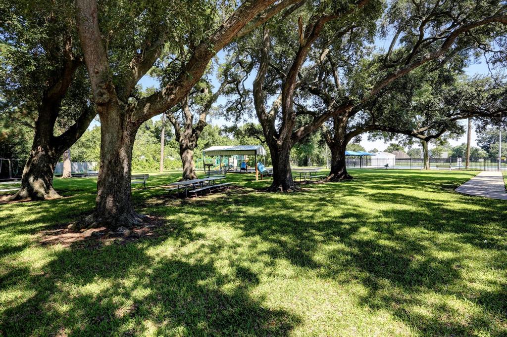 207 Morningside Drive, League City, Texas image 35