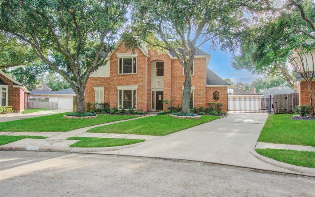 23119 Fairvine Park Drive