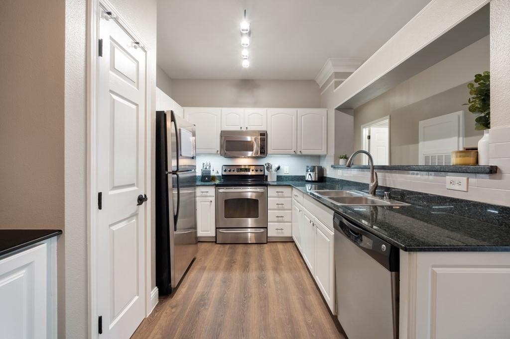 3231 Allen Parkway 6106