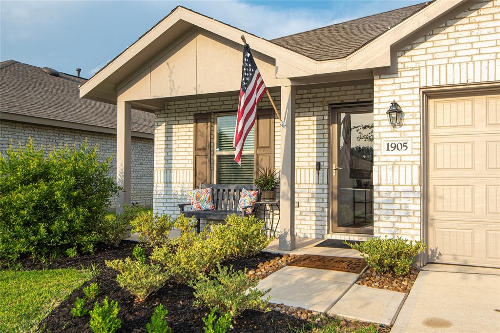 1905 Champions Drive, Navasota, Texas image 1