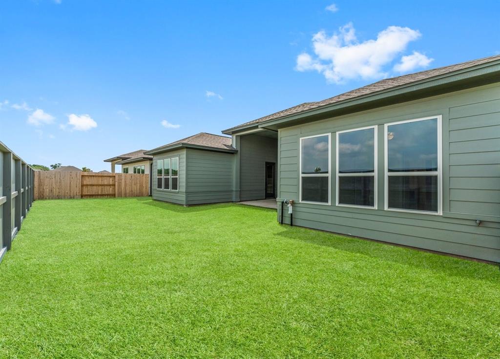 32506 Ebony Jewelwing Court, Fulshear, Texas image 23