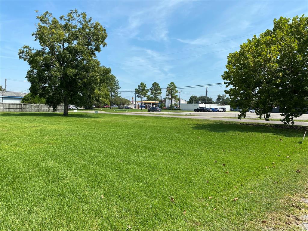 2423 44th Street, Dickinson, Texas image 4