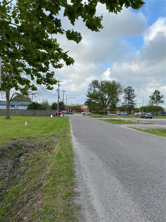 2423 44th Street, Dickinson, Texas image 6