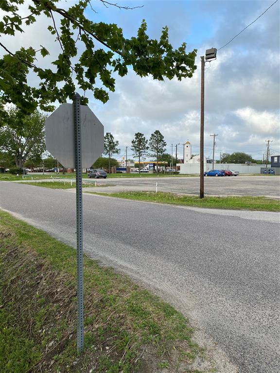 2423 44th Street, Dickinson, Texas image 10