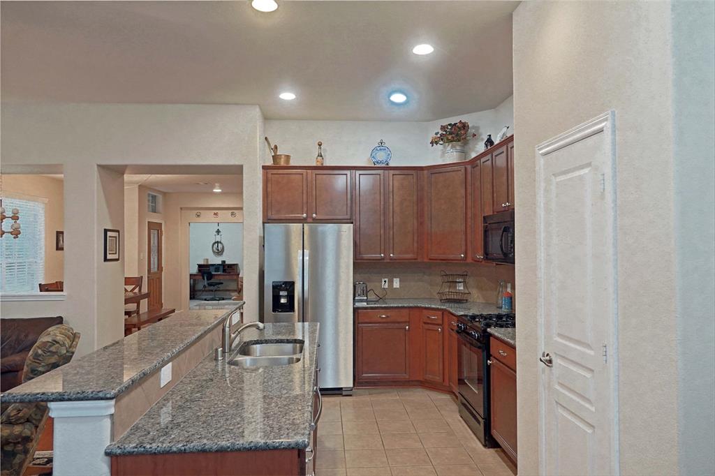 14106 Commons Cove Court, Humble, Texas image 9