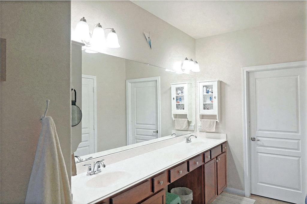 14106 Commons Cove Court, Humble, Texas image 17