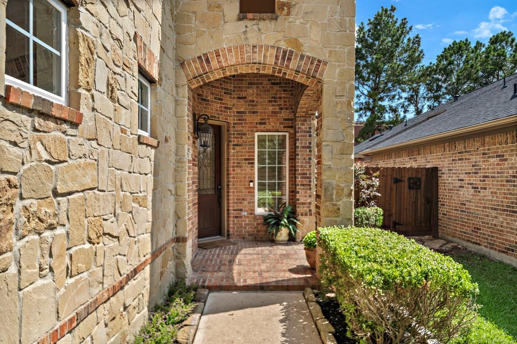 6823 Rosemont Park Lane