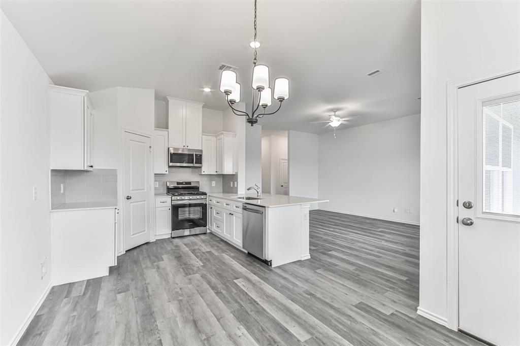 10310 Cabo Del Sol Drive, Cleveland, Texas image 12