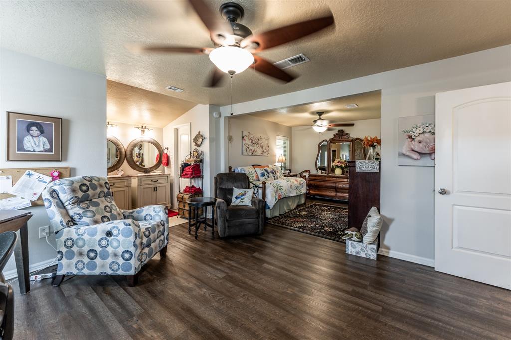 2115 Normal Park Drive, Huntsville, Texas image 11