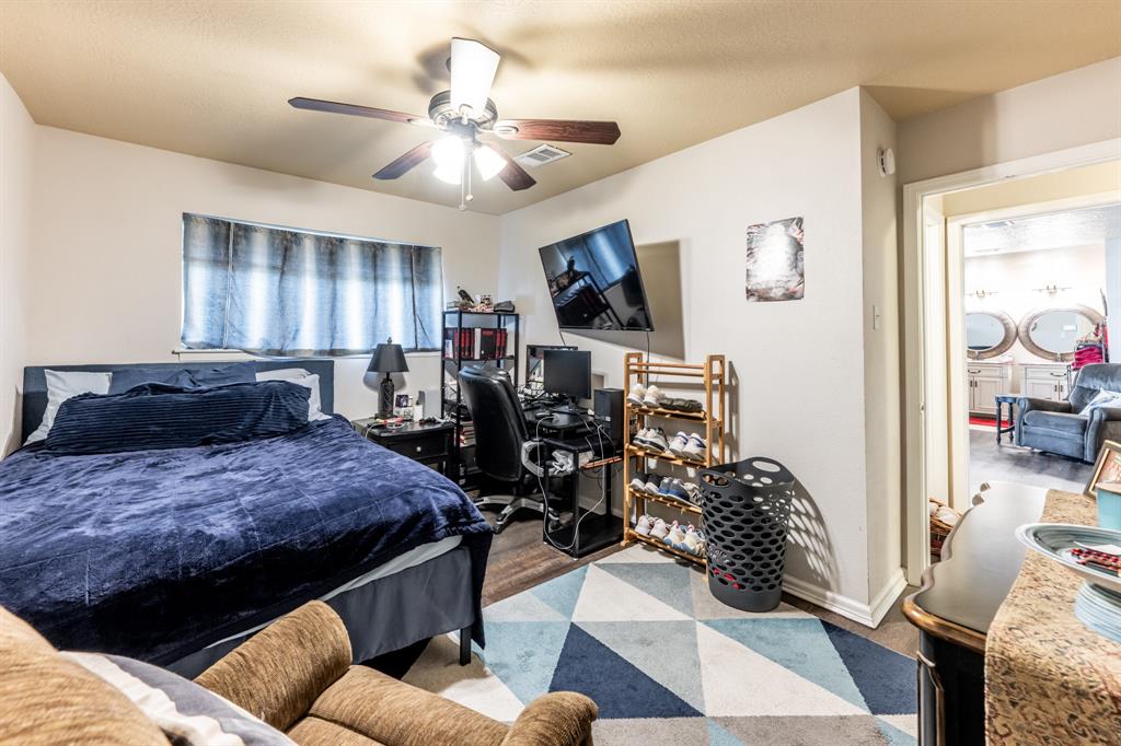 2115 Normal Park Drive, Huntsville, Texas image 17