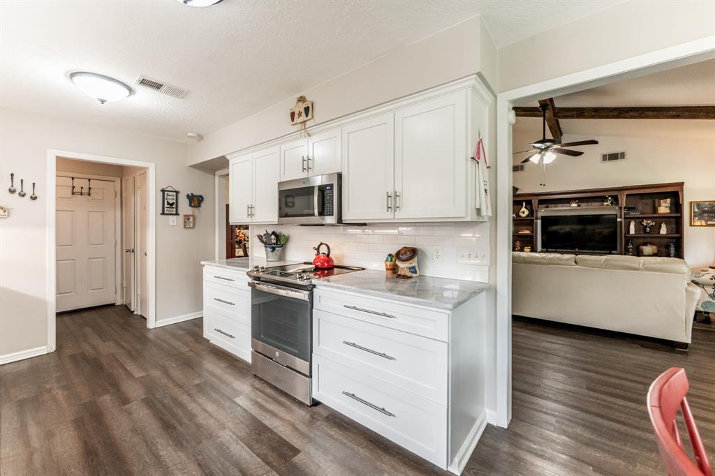 2115 Normal Park Drive, Huntsville, Texas image 3