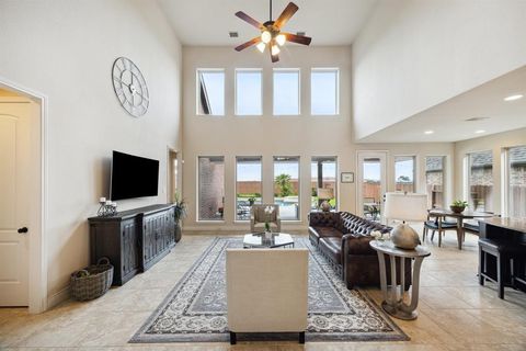 Single Family Residence in Cypress TX 10327 Mackies Run Lane 15.jpg