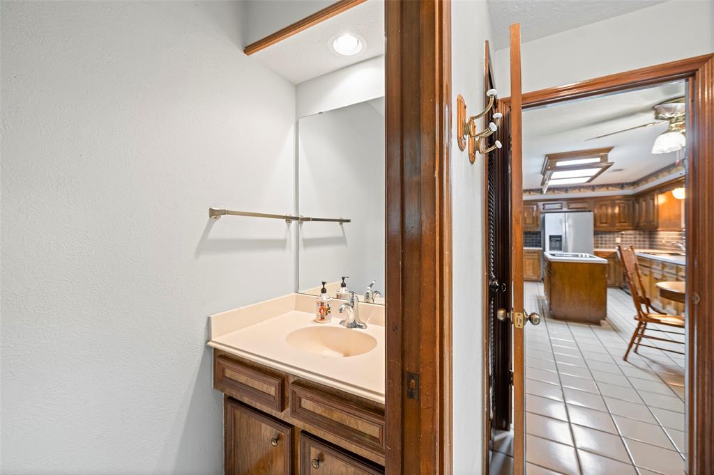 16811 Spring Creek Oaks Court, Spring, Texas image 15