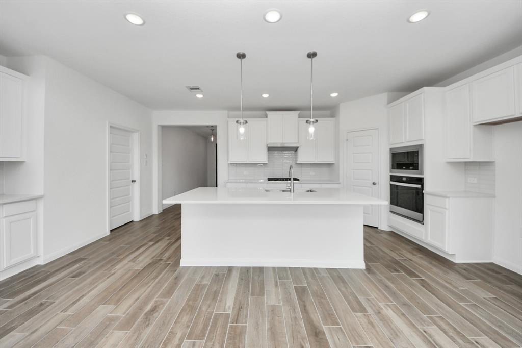 7711 Pale Petunia Trail, Katy, Texas image 15