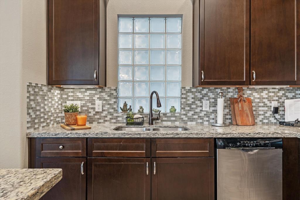 6706 Woodbend Park, Houston, Texas image 15