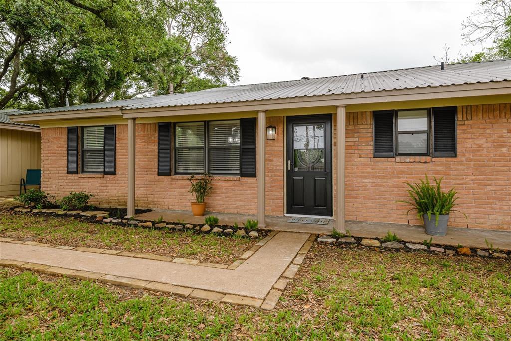 150 County Road 146, Alvin, Texas image 4