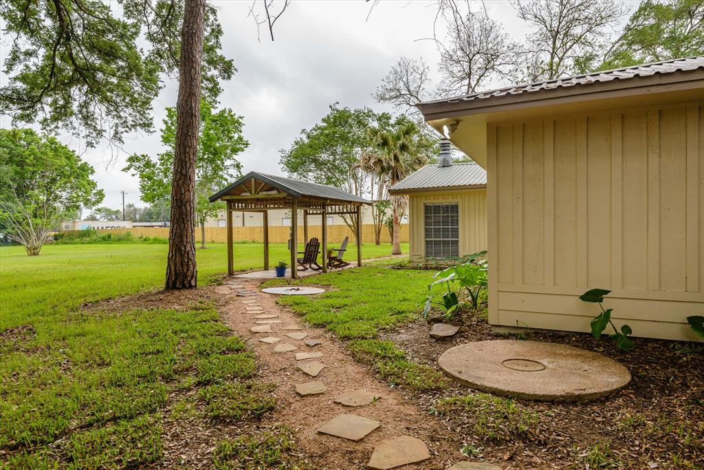 150 County Road 146, Alvin, Texas image 30