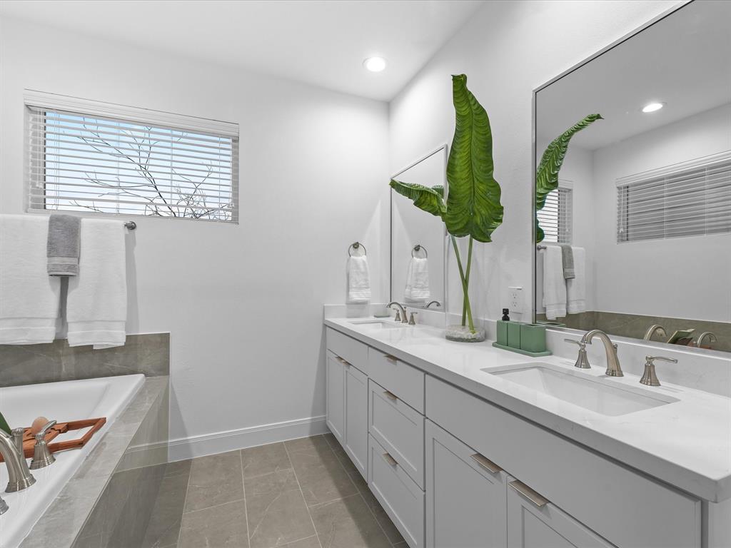 4830 Pinemont Drive, Houston, Texas image 23