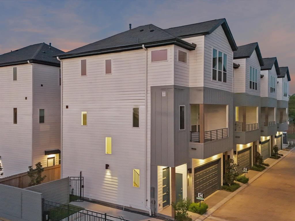 4830 Pinemont Drive, Houston, Texas image 4
