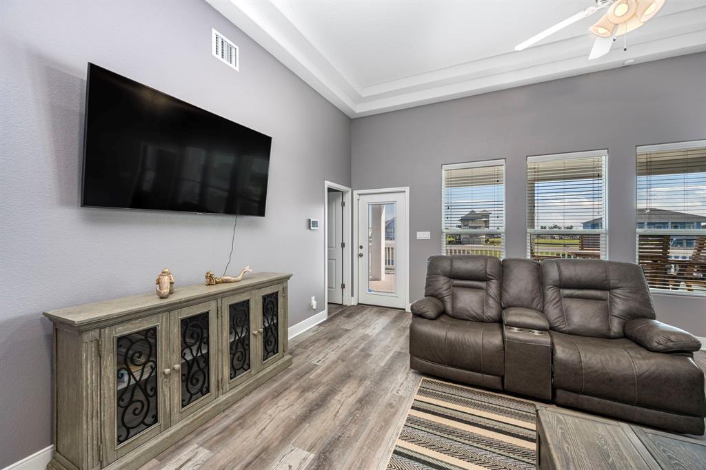 1816 Laguna Harbor Estate Boulevard, Port Bolivar, Texas image 11