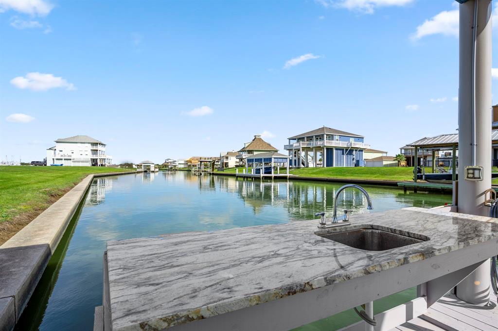 1816 Laguna Harbor Estate Boulevard, Port Bolivar, Texas image 35