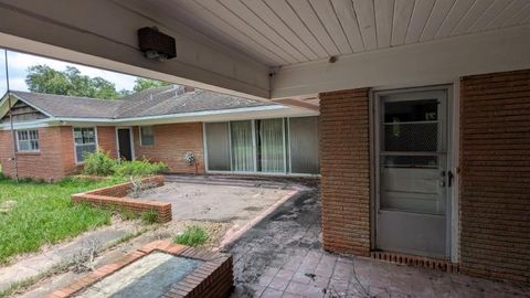 A home in Bay City