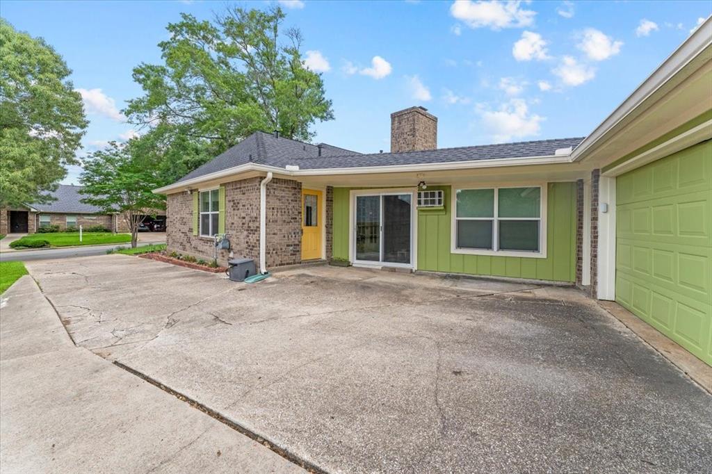 1441 Green Briar Drive, Huntsville, Texas image 23