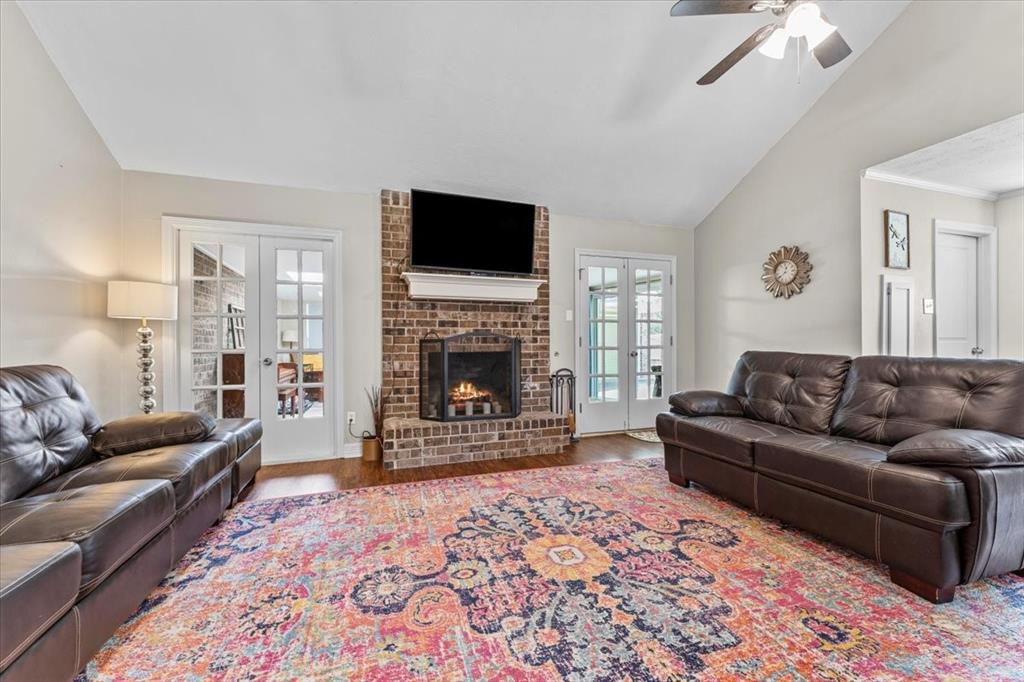 1441 Green Briar Drive, Huntsville, Texas image 5