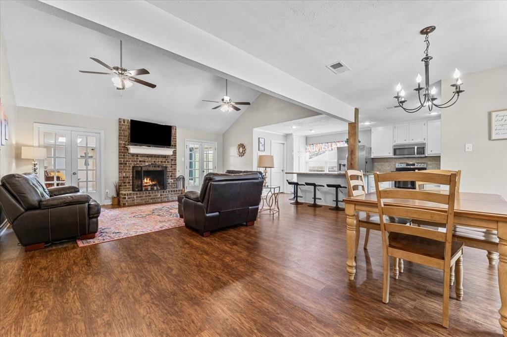1441 Green Briar Drive, Huntsville, Texas image 3