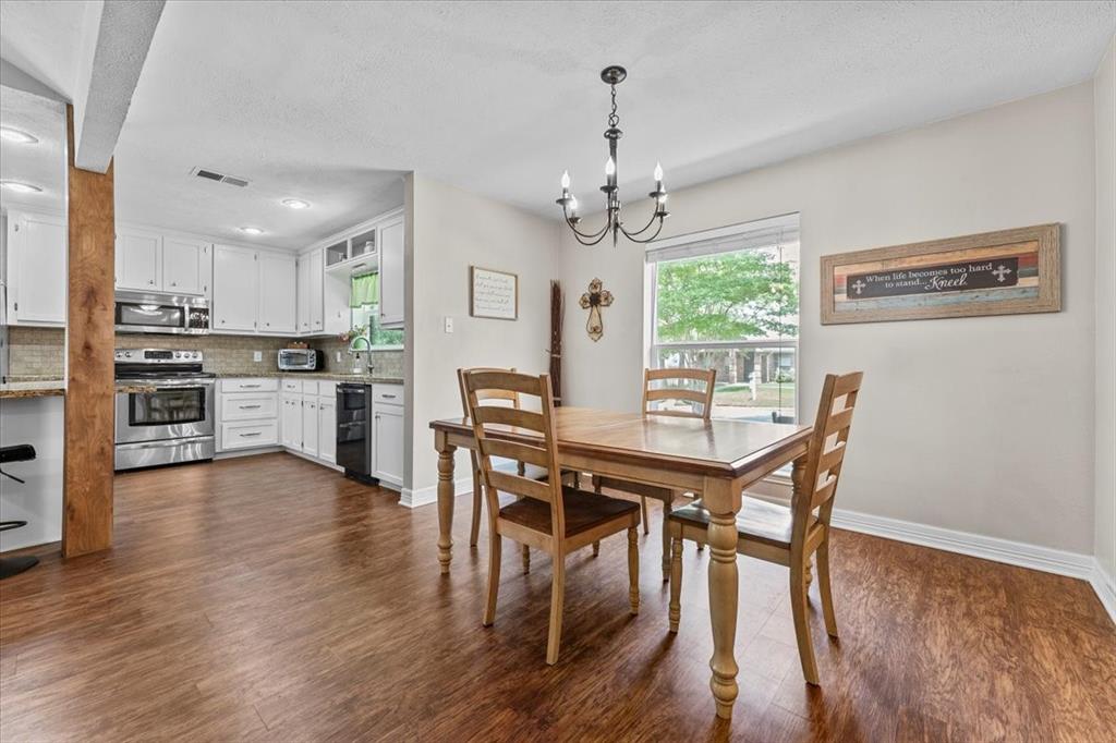 1441 Green Briar Drive, Huntsville, Texas image 4