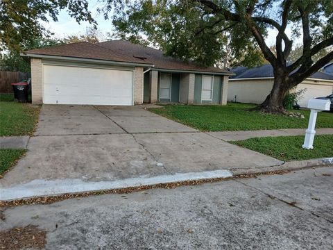 Photo of 7610 Wovenwood Lane, Houston, TX 77041 (MLS # 16717196)