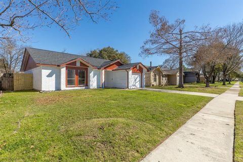 Single Family Residence in Houston TX 12710 Copper Mill Drive 1.jpg
