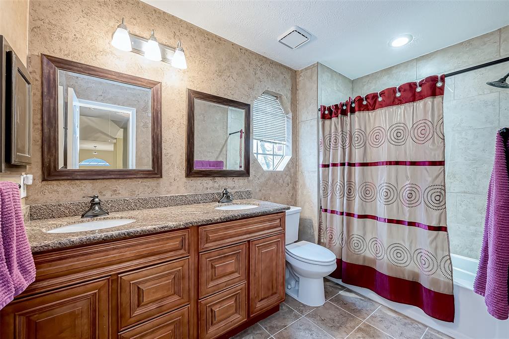 3523 Whispering Brook Drive, Kingwood, Texas image 34
