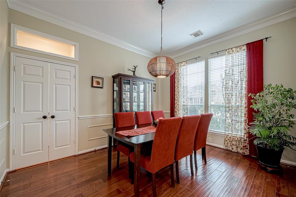 3523 Whispering Brook Drive, Kingwood, Texas image 8