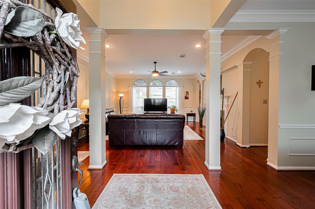 3523 Whispering Brook Drive, Kingwood, Texas image 3