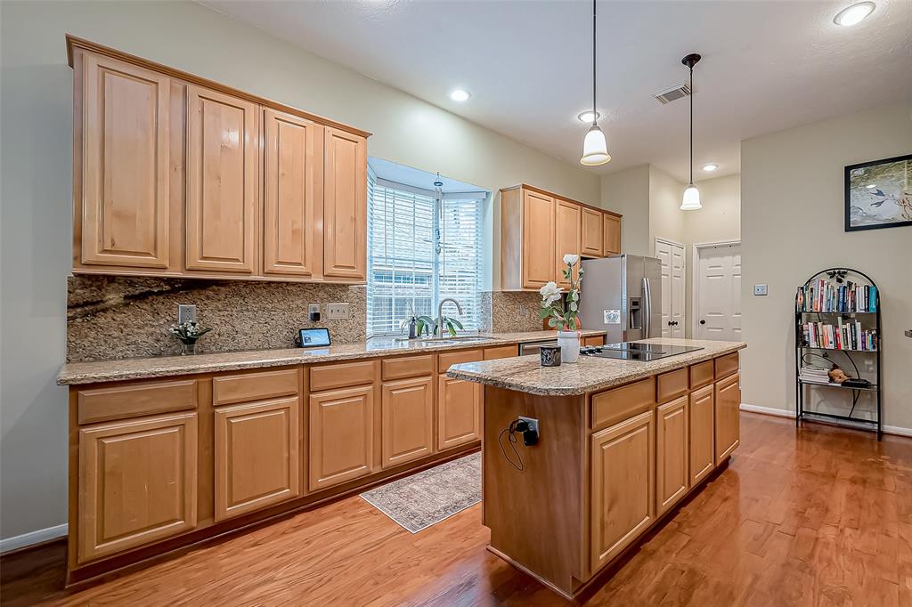 3523 Whispering Brook Drive, Kingwood, Texas image 13