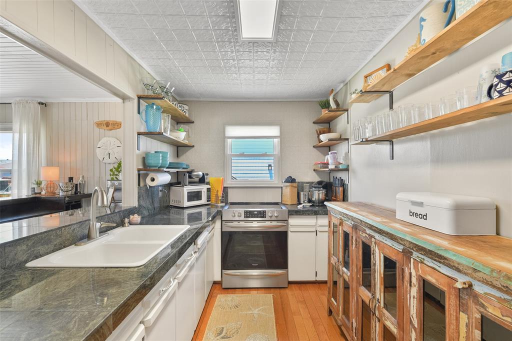 4135 Fort Bend Drive, Galveston, Texas image 12
